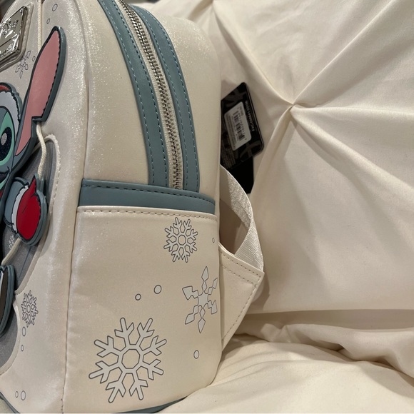 Loungefly Disney Lilo & Stitch Stitch Snow Angel Cosplay Mini Backpack NWT - Picture 5 of 9